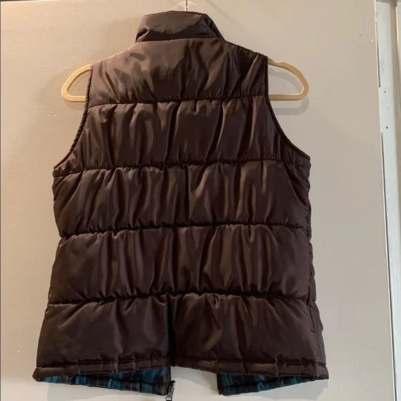 Reversible Puffer Vest chocolate and teal
Plaid. Merona S - Picture 6 of 10